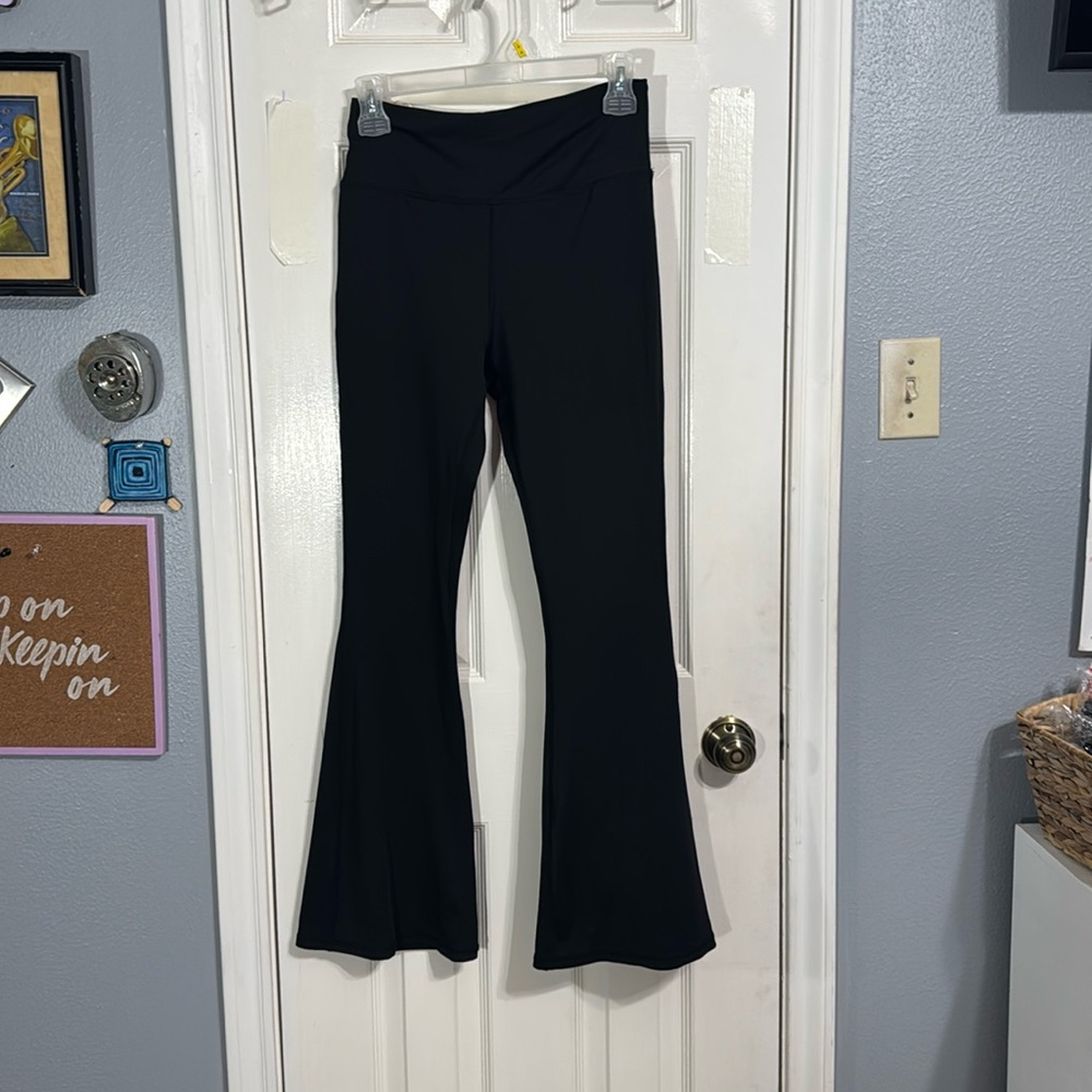 🖤Black flared leggings for teens or adults🖤